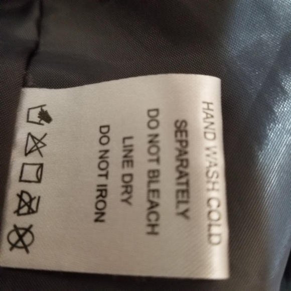 Amanda Charles Size Small Shag Vest - Picture 5 of 6